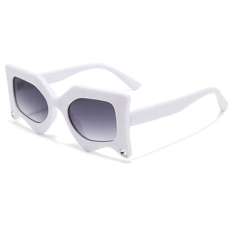 (6 PACK) Wholesale Sunglasses New Arrival Fashion Trendy Women Unique Men Fashion Street 2024 - BulkSunglassesWholesale.com - White Frame Gradient Black Lens