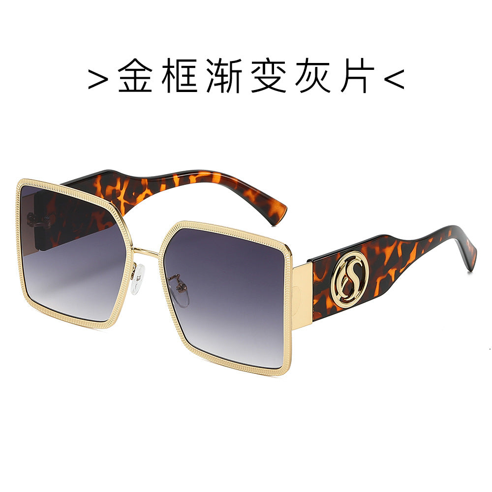 (6 PACK) Wholesale Sunglasses New Arrival Metal Fashion Unisex Oversized Trendy 2024 - BulkSunglassesWholesale.com - Gold Frame Gradient Black Lens