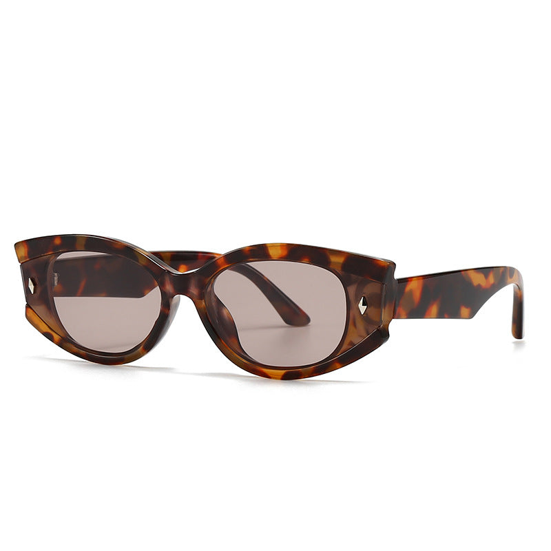 (6 PACK) Wholesale Sunglasses Round Trendy Street Women 2024 - BulkSunglassesWholesale.com - Leopard Print Tea