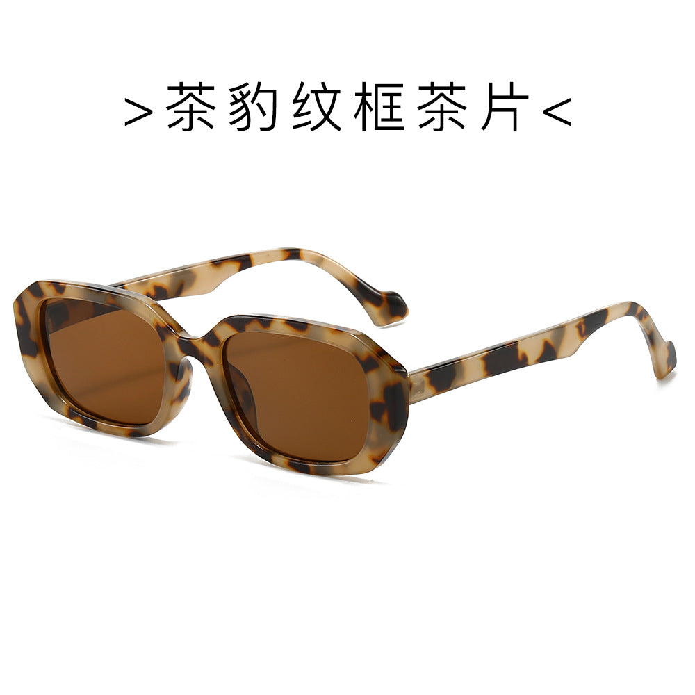 (6 PACK) Wholesale Sunglasses Fashion Oversized Trendy Street New Arrival Women 2024 - BulkSunglassesWholesale.com - Tea Leopard Print Frame Tea Lens