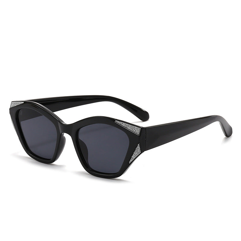 (6 PACK) Wholesale Sunglasses Cat Eye Vintage 2024 - BulkSunglassesWholesale.com - Black Frame White Black Lens