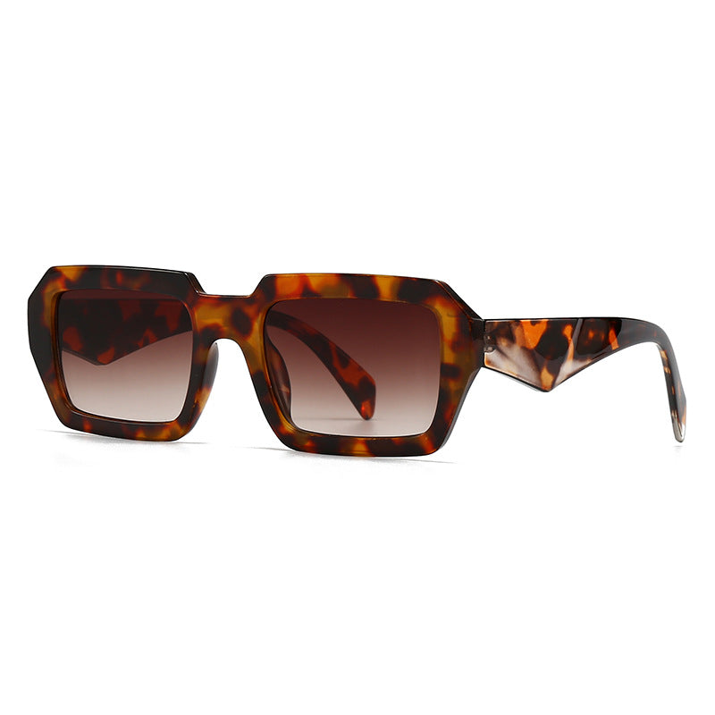 (6 PACK) Wholesale Sunglasses Square Street Women 2024 - BulkSunglassesWholesale.com - Leopard Print Frame Gradient Tea