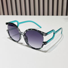 (6 PACK) Wholesale Sunglasses Round Oversized Unique Women Fashion 2024 - BulkSunglassesWholesale.com - Grey Leopard Print Gradient Black Lens