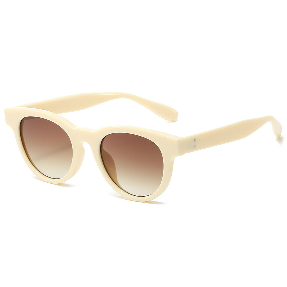 (6 PACK) Wholesale Sunglasses Women New Arrival 2024 - BulkSunglassesWholesale.com - Beige White Frame Gradient Tea Lens