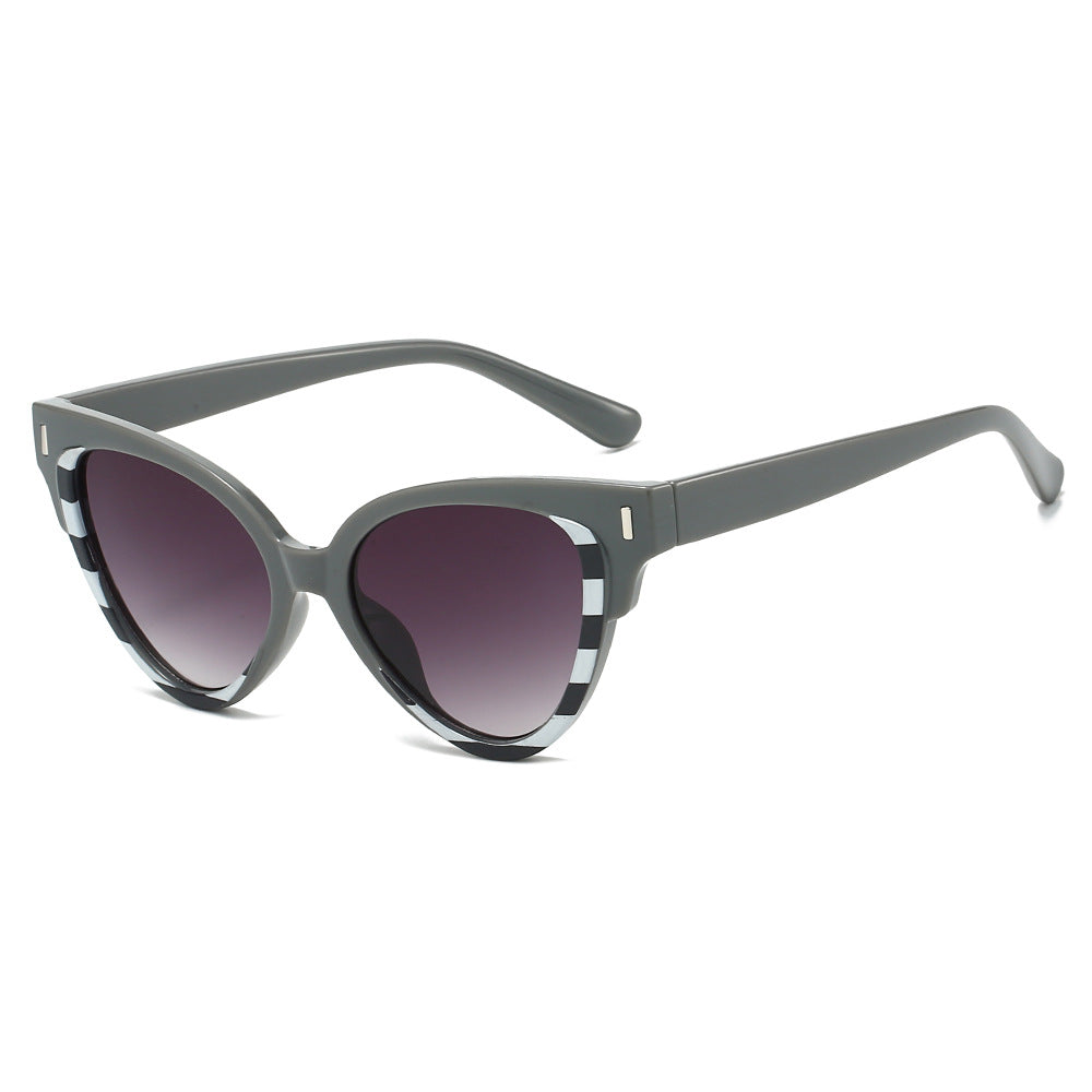 (6 PACK) Wholesale Sunglasses Women Fashion Cat Eye Cat Eye Trendy Unique 2025 - BulkSunglassesWholesale.com - Grey Frame Gradient Black Lens