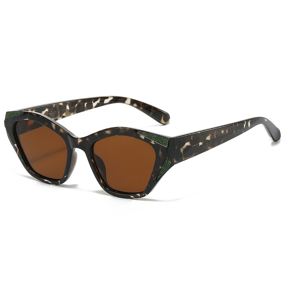 (6 PACK) Wholesale Sunglasses New Arrival Fashion Unique Small Women 2024 - BulkSunglassesWholesale.com - Leopard Print Frame Tea Lens