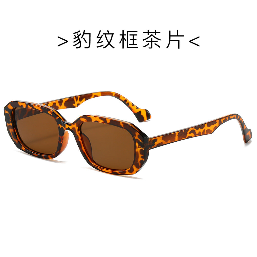 (6 PACK) Wholesale Sunglasses Fashion Oversized Trendy Street New Arrival Women 2024 - BulkSunglassesWholesale.com - Leopard Print Frame Tea Lens