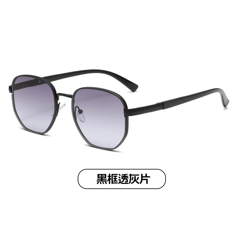 (6 PACK) Wholesale Sunglasses Small Trendy Street Vintage 2024 - BulkSunglassesWholesale.com - Black Frame Clear Black Lens