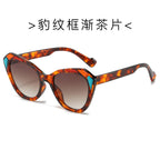 (6 PACK) Wholesale Sunglasses Cat Eye Oversized New Arrival Fashion Unique Women 2024 - BulkSunglassesWholesale.com - Leopard Print Frame Gradient Tea Lens