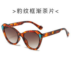 (6 PACK) Wholesale Sunglasses Cat Eye Oversized New Arrival Fashion Unique Women 2024 - BulkSunglassesWholesale.com - Leopard Print Frame Gradient Tea Lens