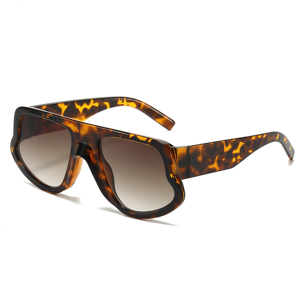 (6 PACK) Wholesale Sunglasses New Arrival Wide Fashion Oversized Trendy 2025 - BulkSunglassesWholesale.com - Leopard Print Frame Gradient Tea Lens