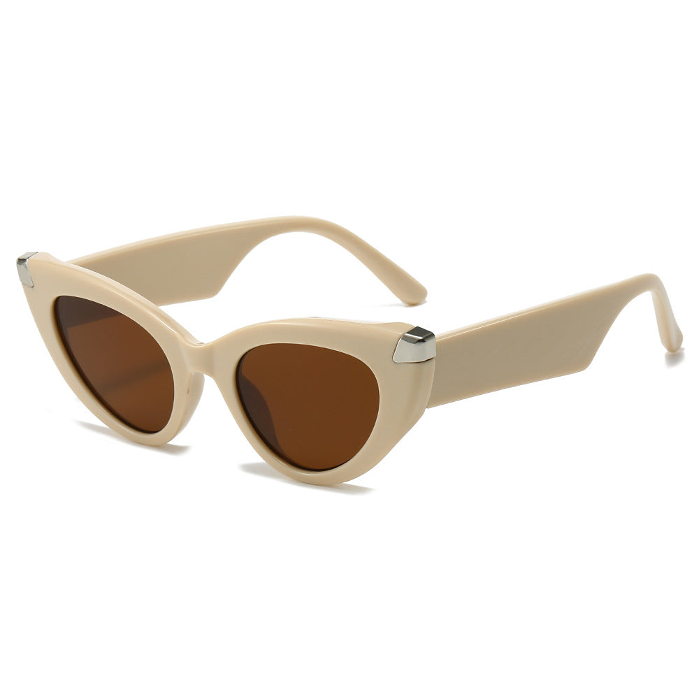 (6 PACK) Wholesale Sunglasses New Arrival Cat Eye Unique Fashion Street Women 2024 - BulkSunglassesWholesale.com - Beige White Frame Tea Lens