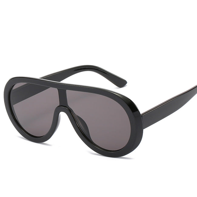Sunglasses 2022 M115201 Hover Image