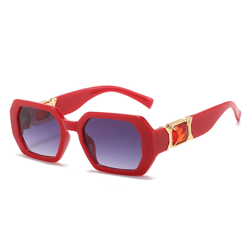 (6 PACK) Wholesale Sunglasses 2023 - BulkSunglassesWholesale.com - Red Frame Gradient Black Lens