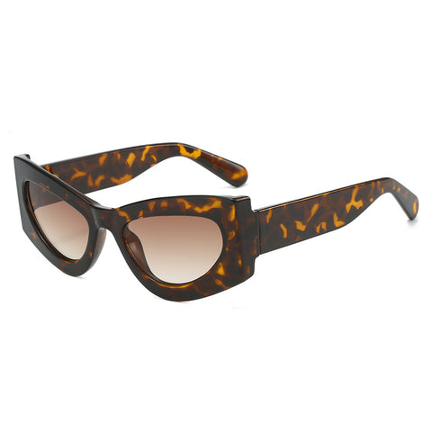 (6 PACK) Wholesale Sunglasses New Arrival Cat Eye Women 2023 - BulkSunglassesWholesale.com - Leopard Print Frame Gradient Tea Lens