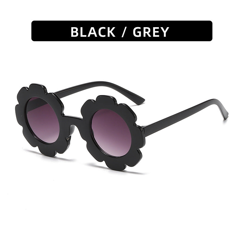 (6 PACK) Wholesale Sunglasses 2023 - BulkSunglassesWholesale.com - Black Frame Gradient Black Lens