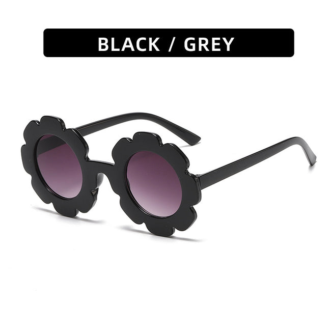 (6 PACK) Wholesale Sunglasses 2023 - BulkSunglassesWholesale.com - Black Frame Gradient Black Lens Hover Image